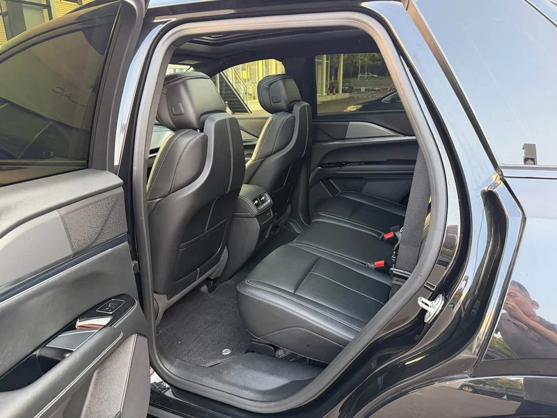 Cadillac XT5 — фото 11