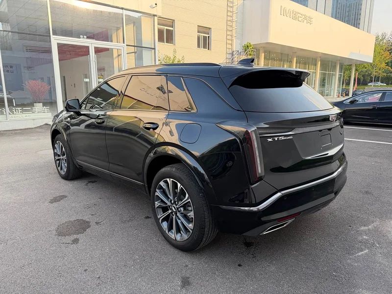 Cadillac XT5 — фото 13