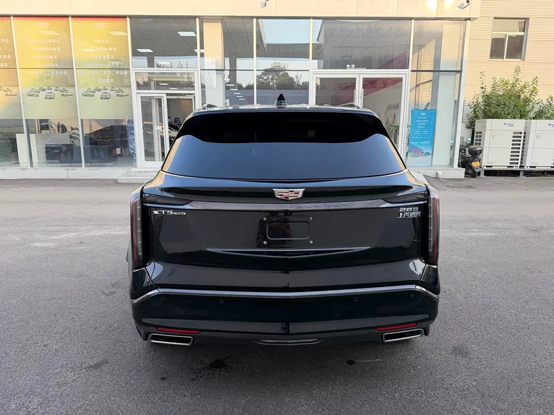 Cadillac XT5 — фото 14
