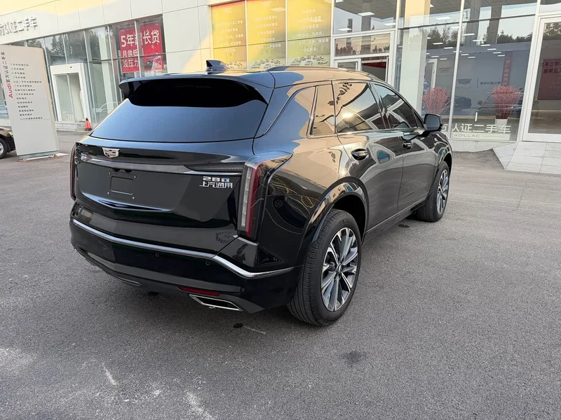 Cadillac XT5 — фото 15