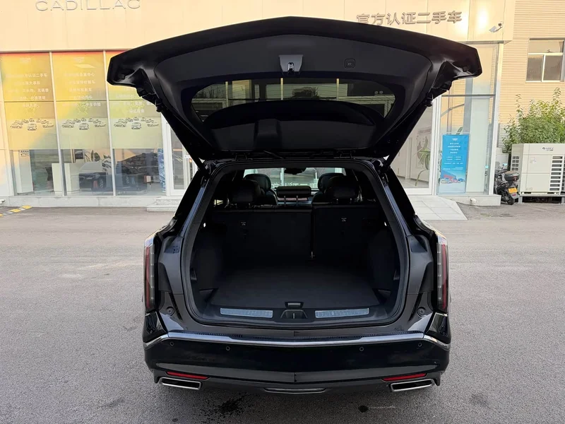 Cadillac XT5 — фото 16