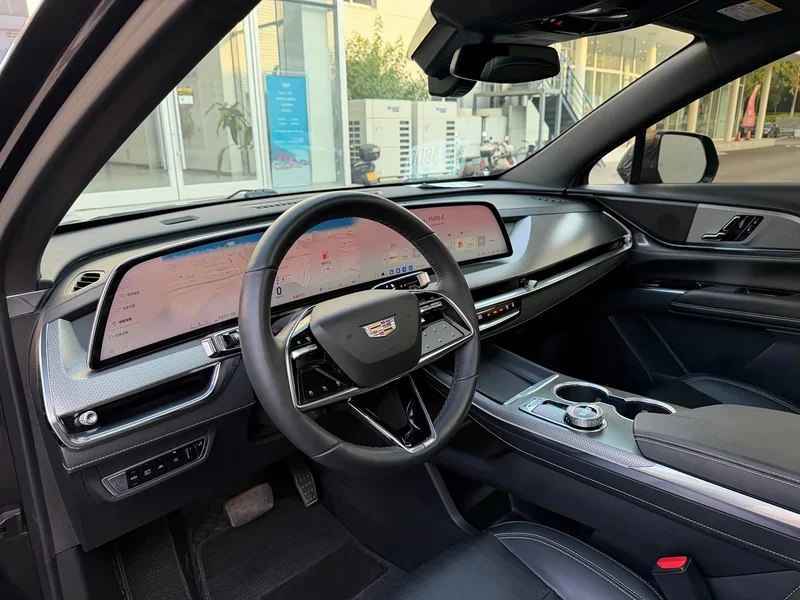 Cadillac XT5 — фото 5