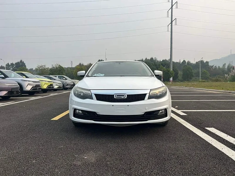Qoros 3 — фото 2