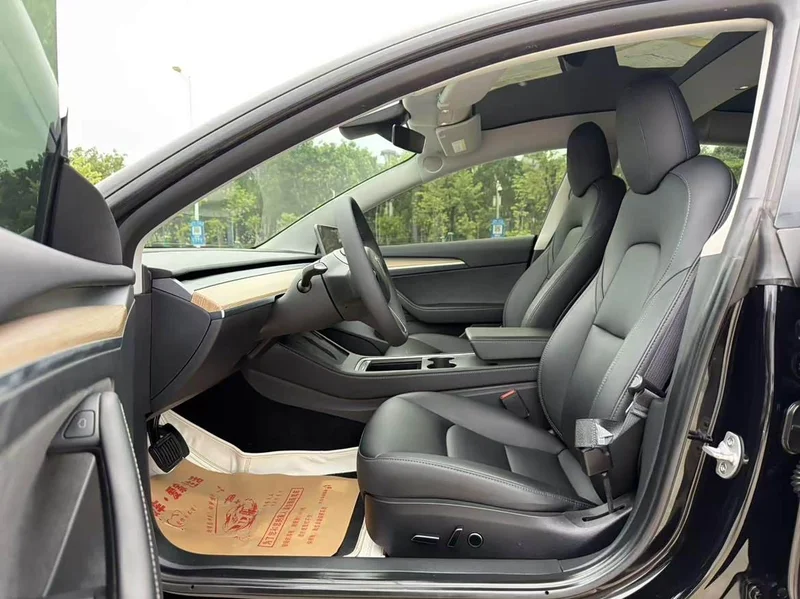 Tesla Model 3 — фото 11