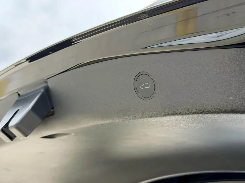 Tesla Model 3 — фото 16