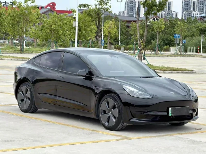 Tesla Model 3 — фото 2