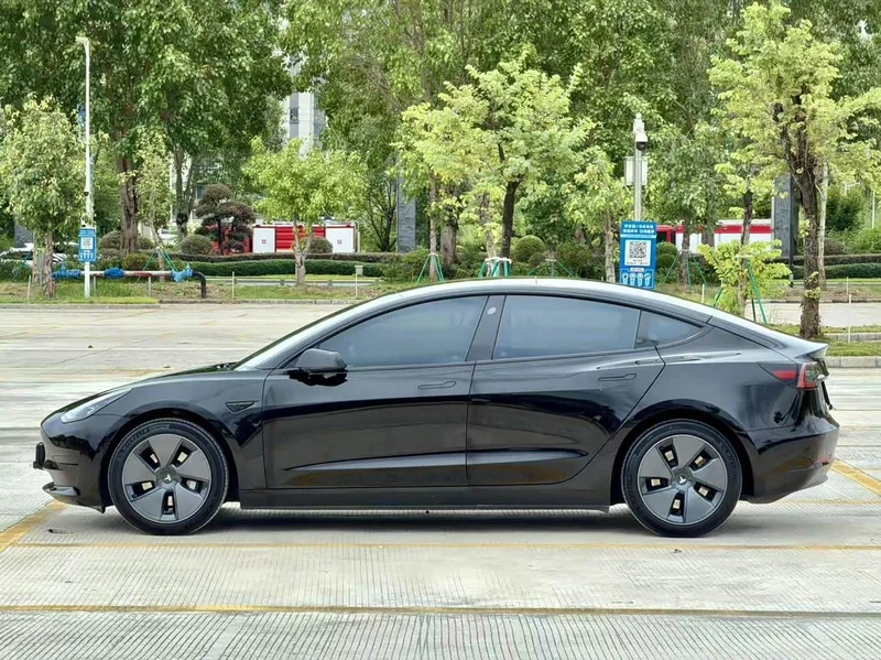 Tesla Model 3 — фото 5