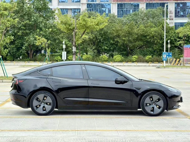 Tesla Model 3 — фото 6
