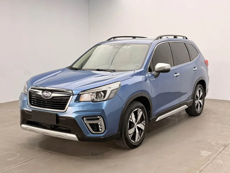 Subaru Forester — фото 1