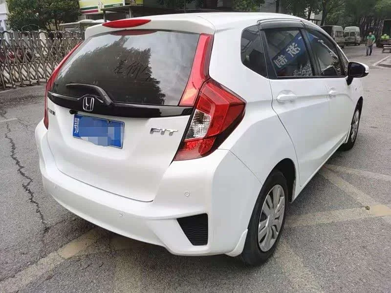 Honda Fit — фото 9