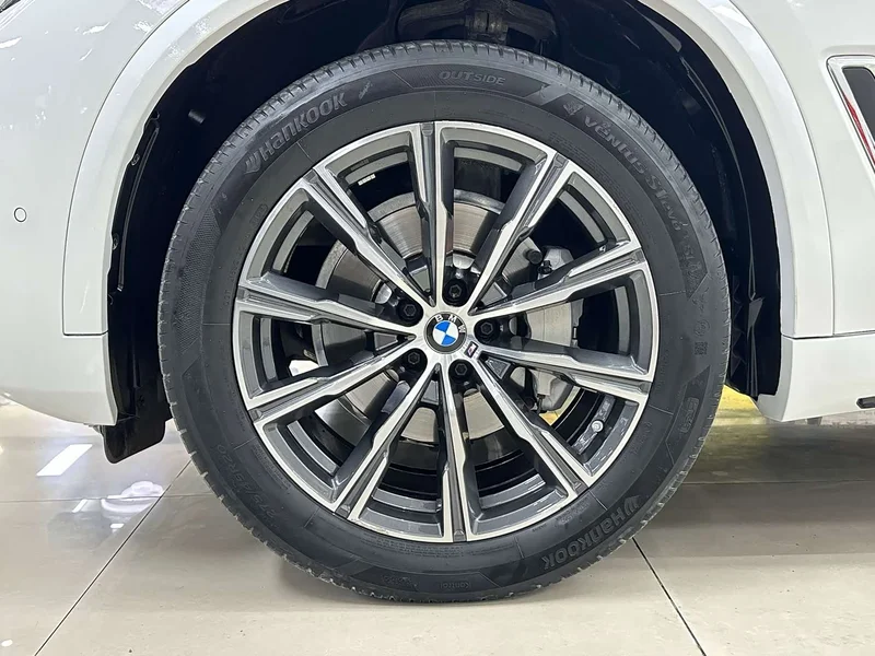 BMW X5 — фото 25