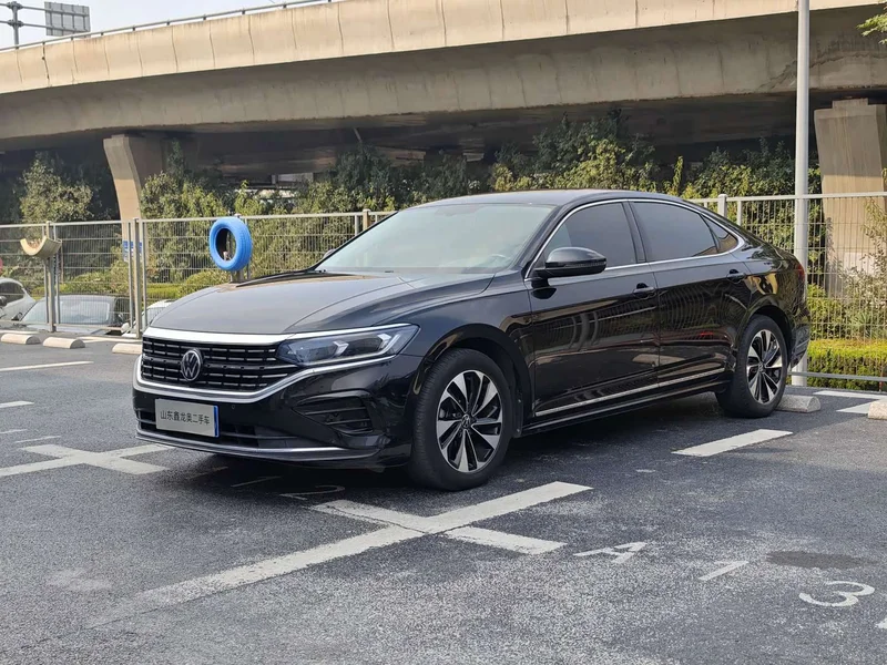 Volkswagen Passat — фото 1