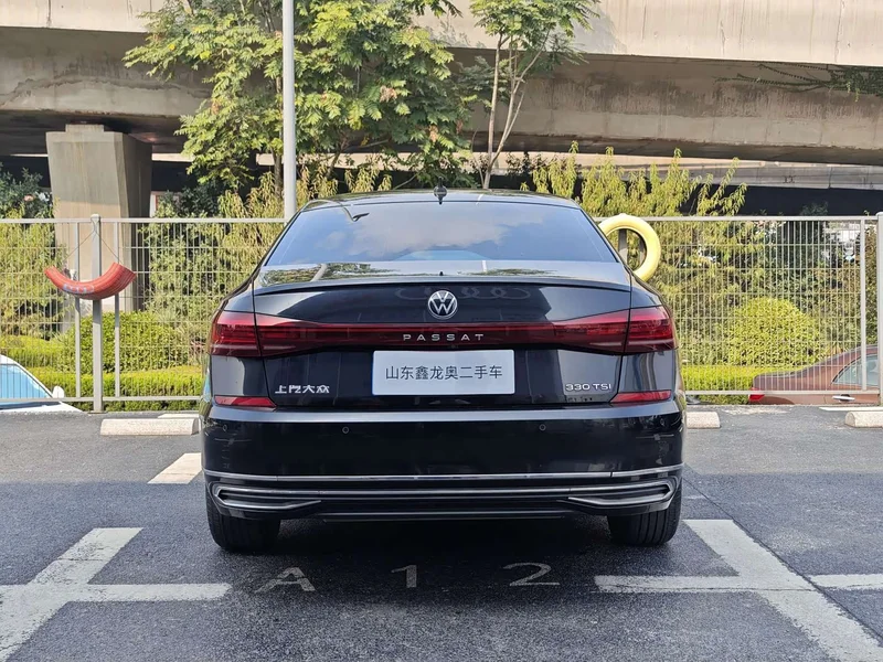 Volkswagen Passat — фото 8