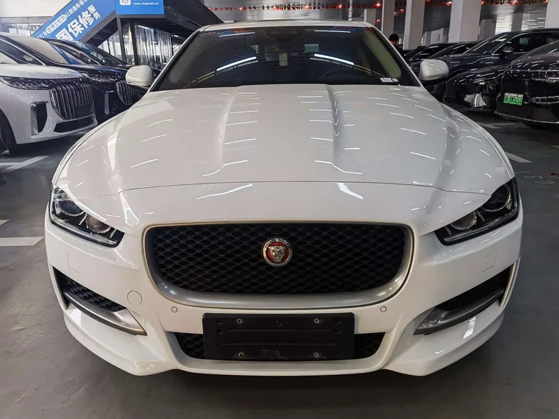 Jaguar XE — фото 2