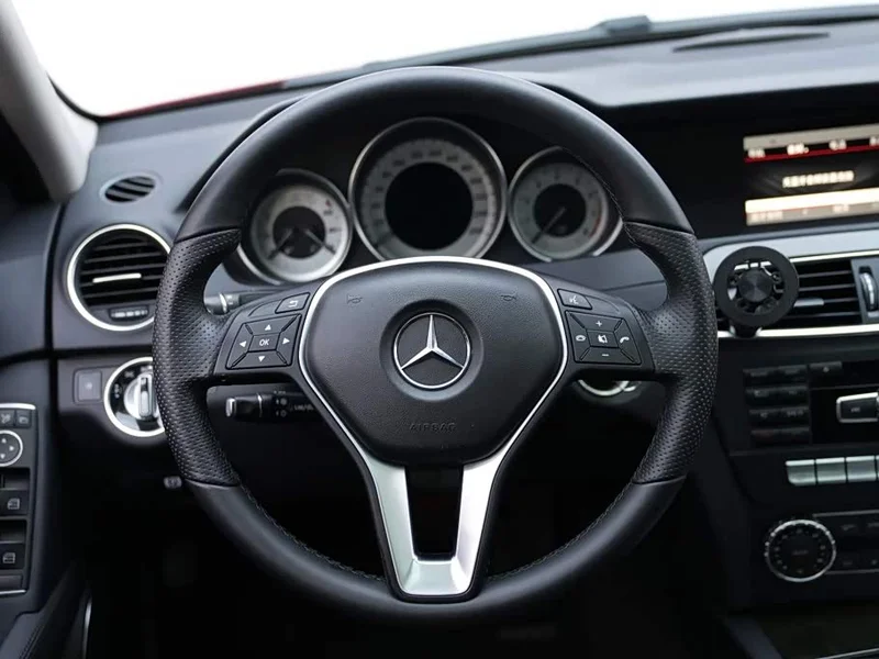 Mercedes-Benz C-Class — фото 10