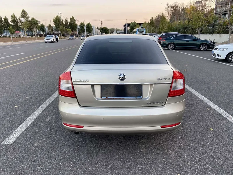 Volkswagen Octavia — фото 5