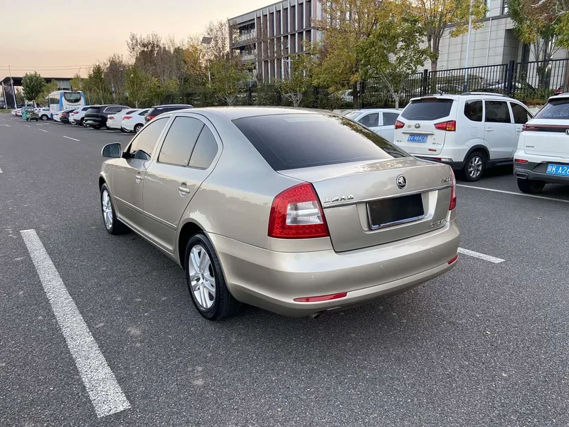 Volkswagen Octavia — фото 6