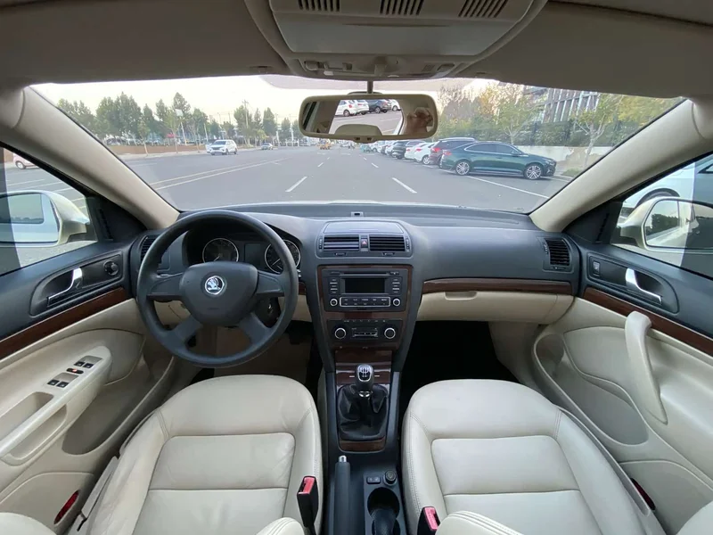 Volkswagen Octavia — фото 8