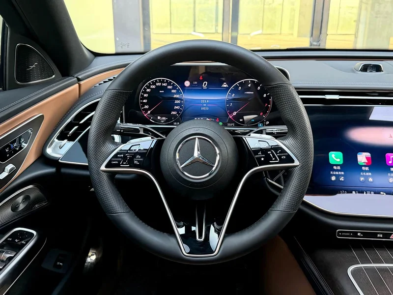 Mercedes-Benz E-Class — фото 16