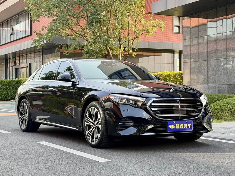 Mercedes-Benz E-Class — фото 6