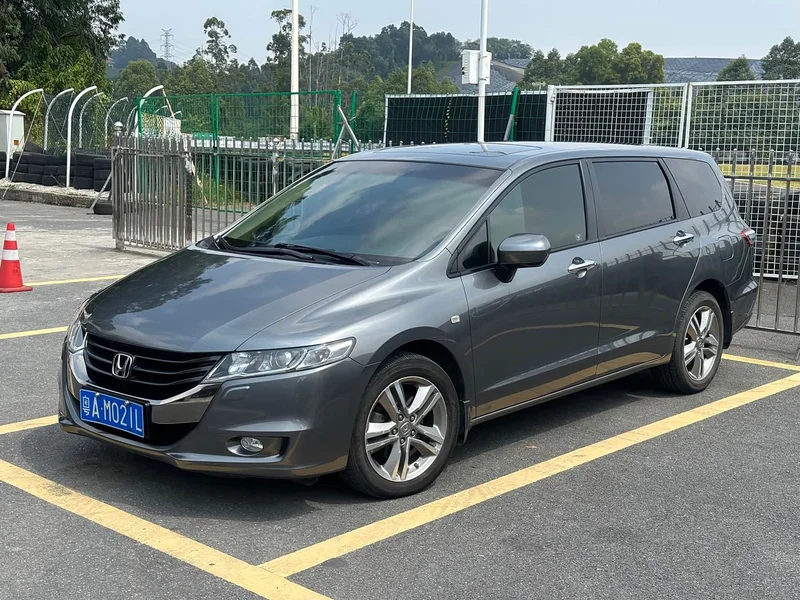 Honda Odyssey — фото 1