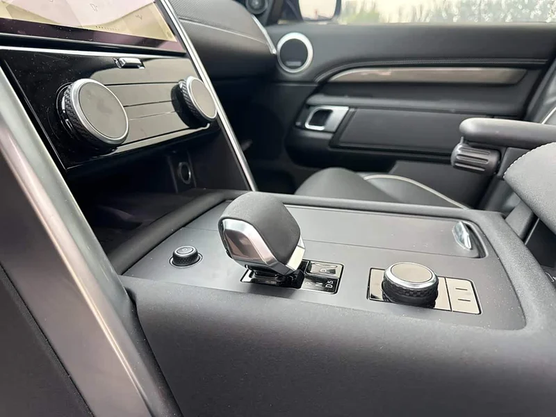 Land Rover Discovery — фото 16