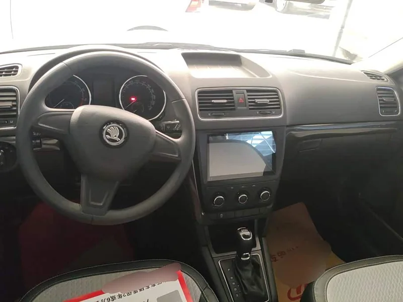Skoda Yeti — фото 12