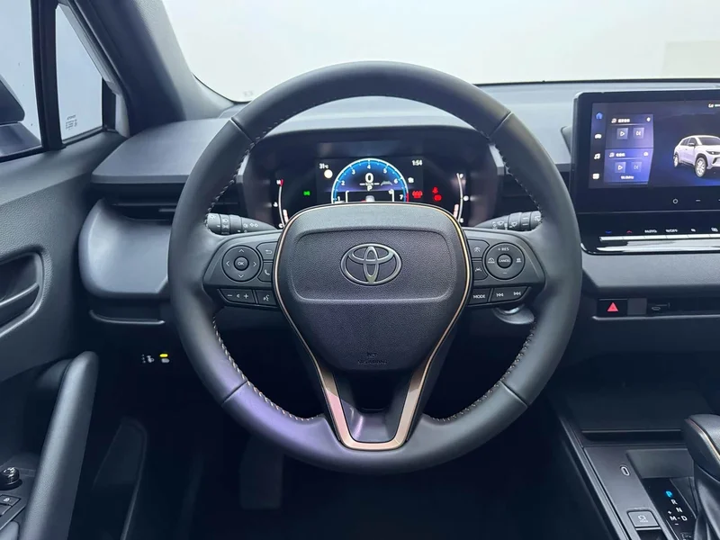Toyota Corolla Cross — фото 10