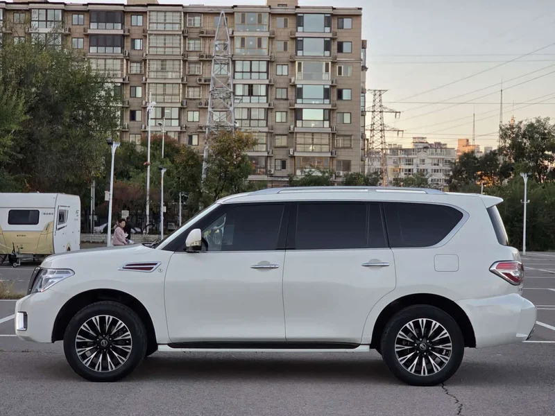 Nissan Patrol — фото 7