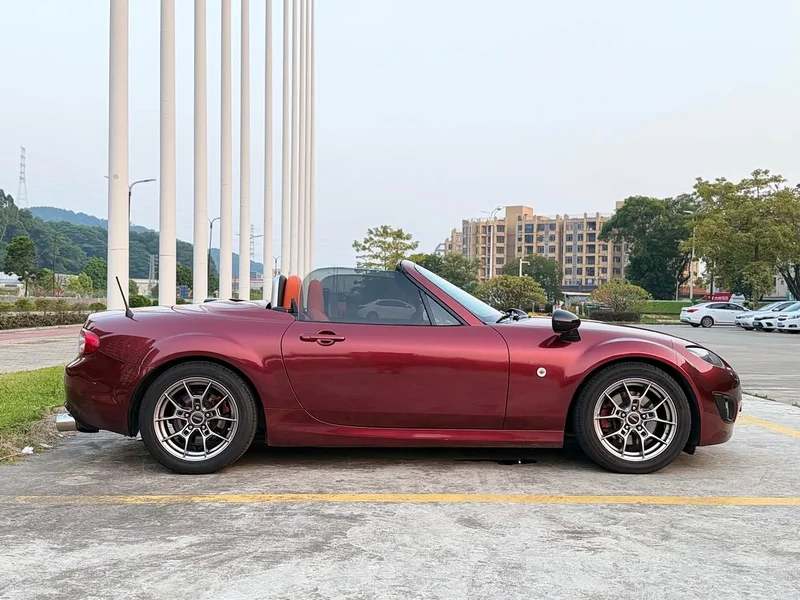 Mazda MX-5 — фото 9