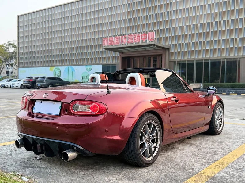 Mazda MX-5 — фото 10
