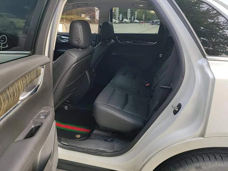 Cadillac XT5 — фото 13