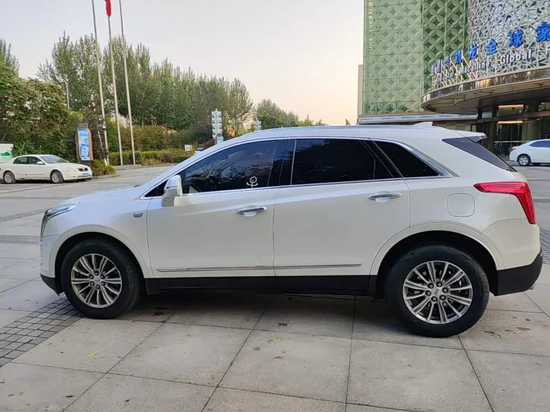 Cadillac XT5 — фото 25
