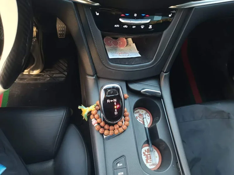 Cadillac XT5 — фото 10