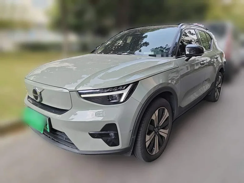 Volvo XC40 New Energy — фото 1