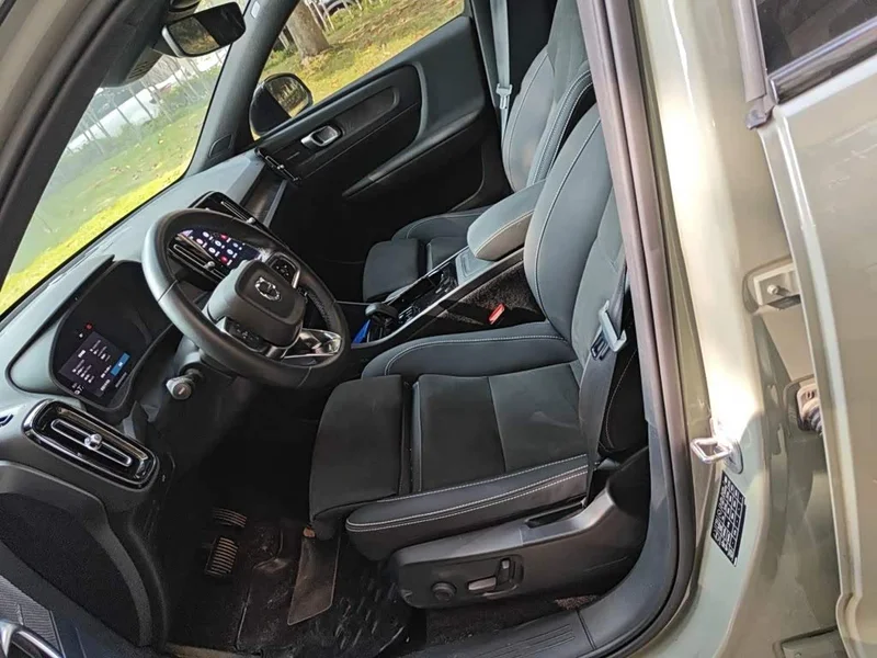 Volvo XC40 New Energy — фото 16