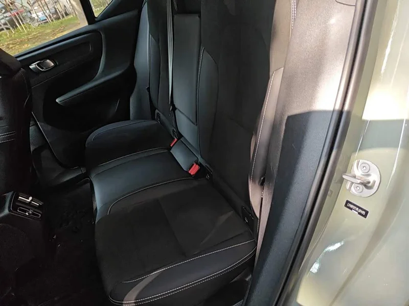 Volvo XC40 New Energy — фото 18