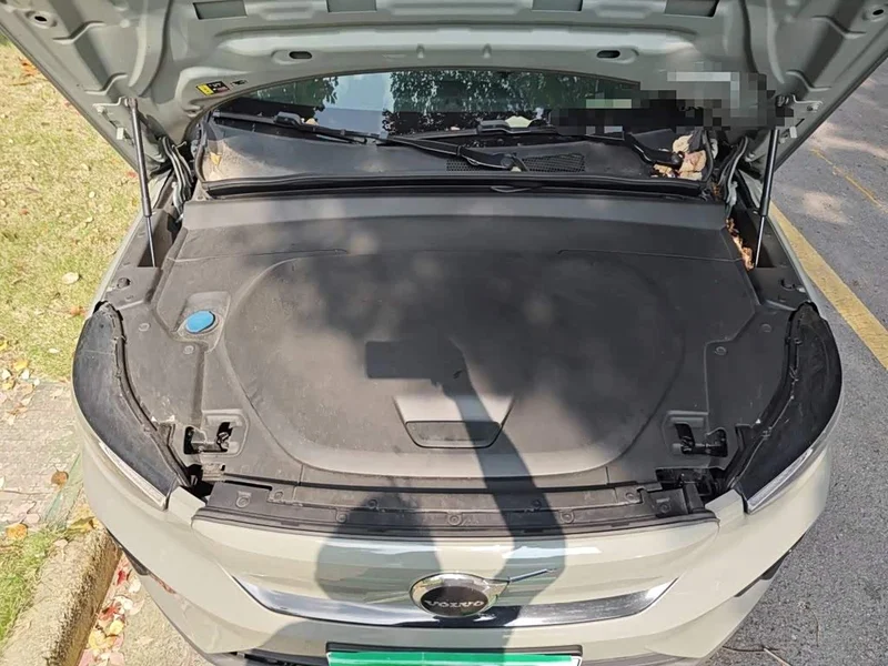 Volvo XC40 New Energy — фото 21