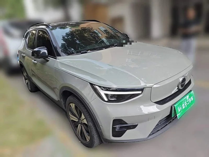 Volvo XC40 New Energy — фото 3