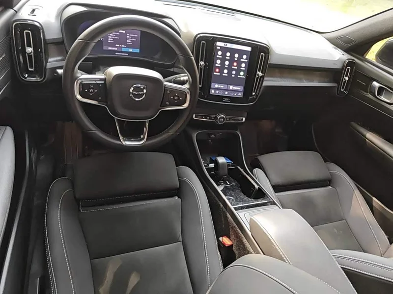Volvo XC40 New Energy — фото 10