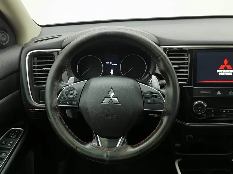 Mitsubishi Outlander — фото 11