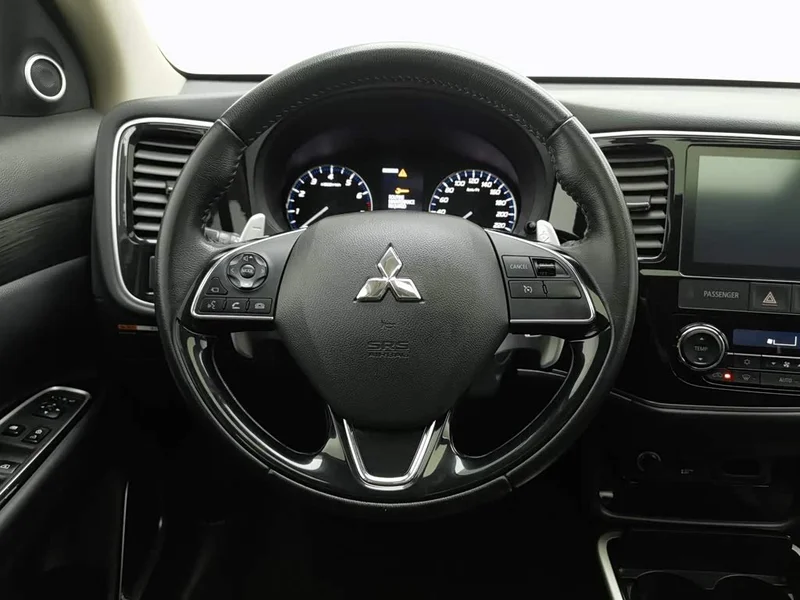 Mitsubishi Outlander — фото 11