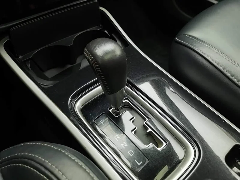 Mitsubishi Outlander — фото 13