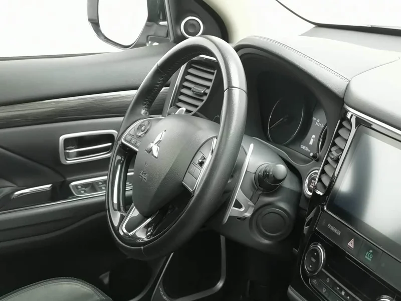 Mitsubishi Outlander — фото 22