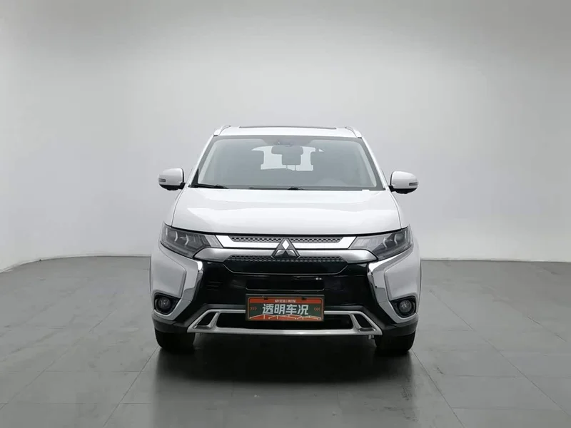Mitsubishi Outlander — фото 3