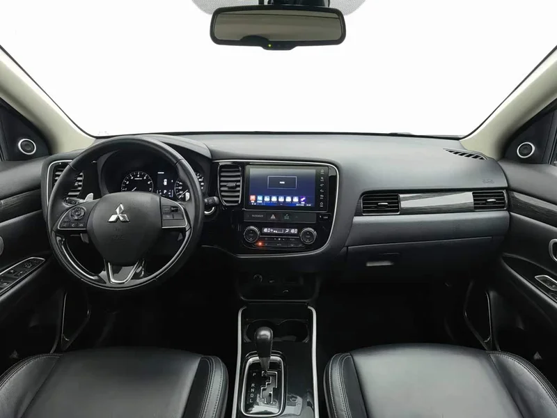 Mitsubishi Outlander — фото 5