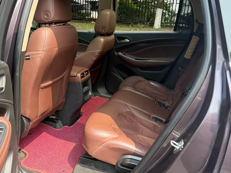 Buick Envision Plus — фото 11