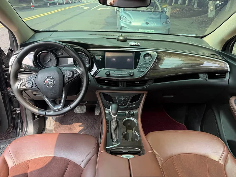 Buick Envision Plus — фото 12