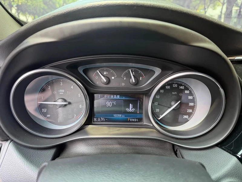 Buick Envision Plus — фото 14