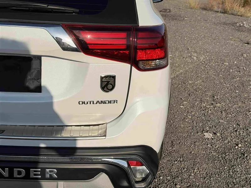 Mitsubishi Outlander — фото 16